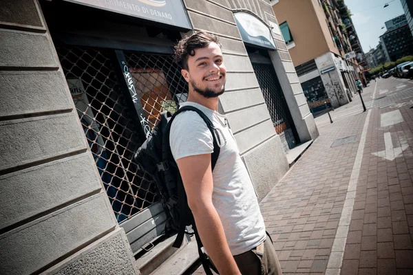 Jovem homem elegante — Fotografia de Stock