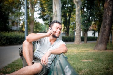 telefon şık adam