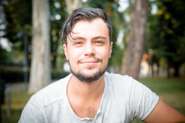 youg şık adam portresi kapatmak