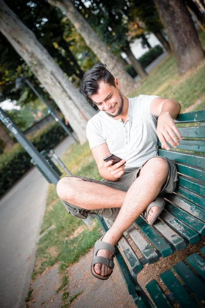 Stylový muž na telefonu — Stock fotografie