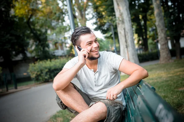 Homem elegante no telefone — Fotografia de Stock