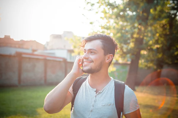 Hombre con estilo en el teléfono — Foto de Stock