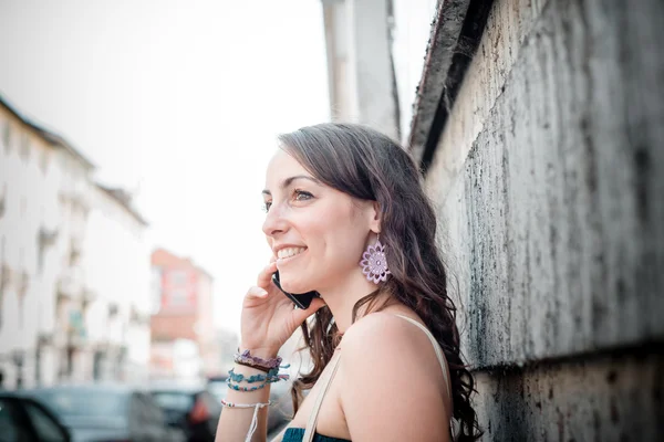 Beautiful woman on the phone — Stock Photo, Image