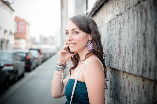 Beautiful woman on the phone — Stock Photo, Image