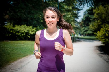 güzel bir kadın fitness çalışan