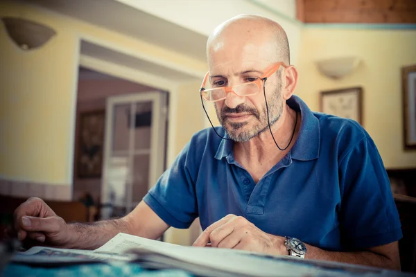 Hombre de mediana edad —  Fotos de Stock