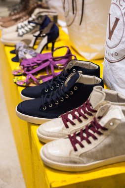 Bu yüzden kritik tarih 20 Eylül 2013 kadar Moda Fuarı Milano