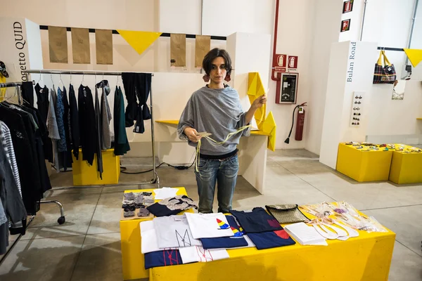Τόσο κρίσιμη τόσο έκθεση μόδας στο Μιλάνο στις Σεπτέμβριος 20, 2013 — Φωτογραφία Αρχείου