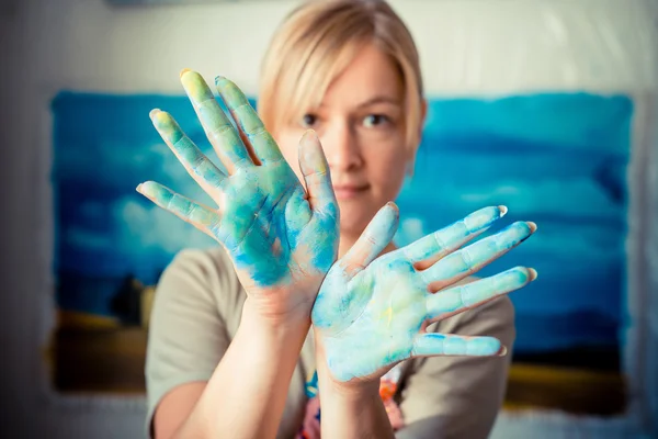 Beautiful blonde woman painter — Stock Photo, Image