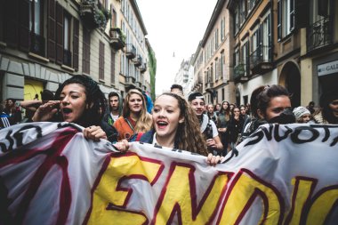 Milan öğrenciler tezahürü 4 Ekim 2013 tarihinde