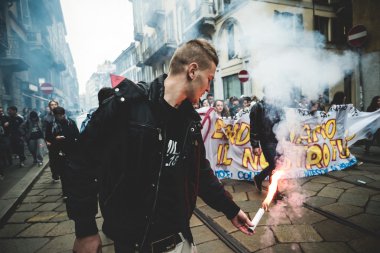 Milan öğrenciler tezahürü 4 Ekim 2013 tarihinde