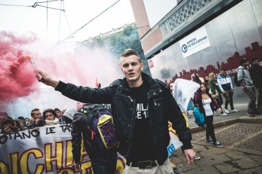 Milan öğrenciler tezahürü 4 Ekim 2013 tarihinde