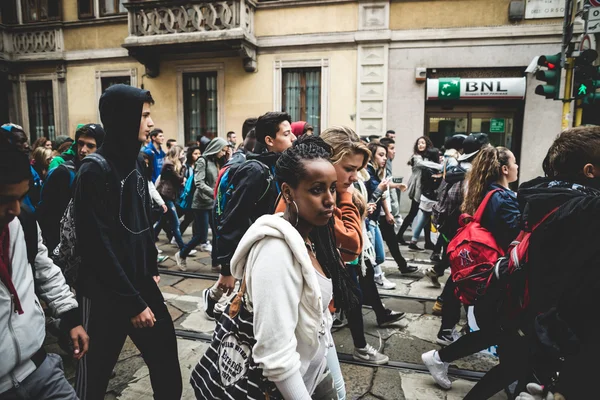 Manifestación de estudiantes de Milán el 4 de octubre de 2013 — Foto de Stock