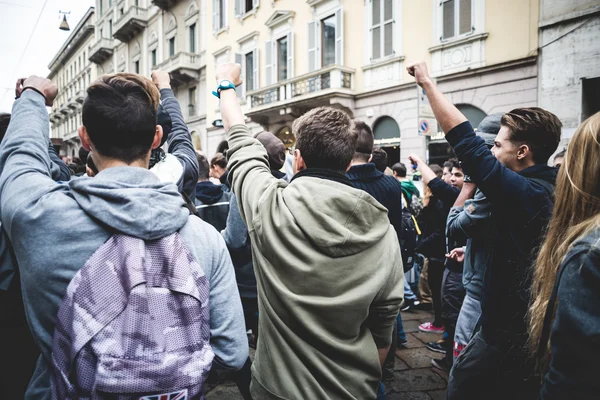 Milan öğrenciler tezahürü 4 Ekim 2013 tarihinde