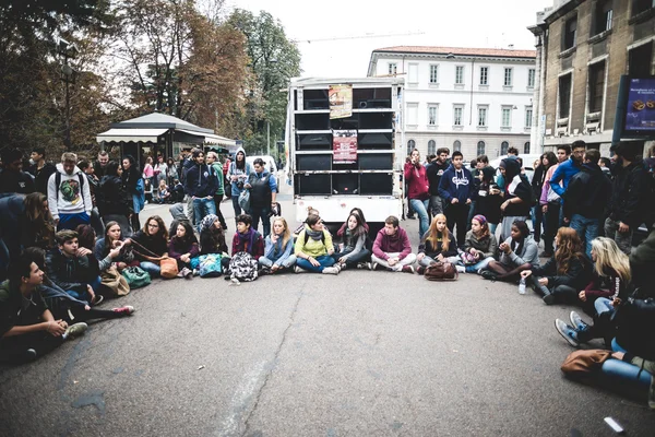 Manifestação dos estudantes de Milão em 4 de outubro de 2013 — Fotografia de Stock