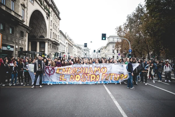 Manifestacja studentów Mediolan 4 października 2013 r. — Zdjęcie stockowe
