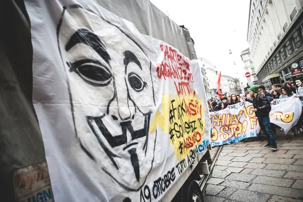 Manifestación de estudiantes de Milán el 4 de octubre de 2013 — Foto de Stock