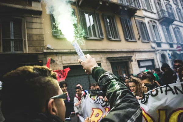 Milan öğrenciler tezahürü 4 Ekim 2013 tarihinde — Stok fotoğraf