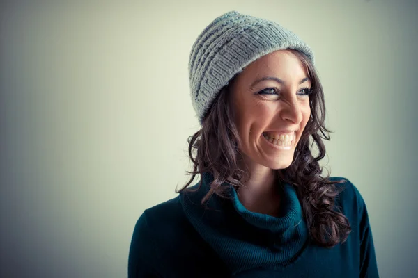 Beautiful woman with turtleneck, cap and belt autumn — Stock Photo, Image