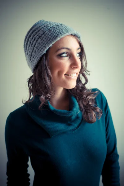 Beautiful woman with turtleneck, cap and belt autumn — Stock Photo, Image