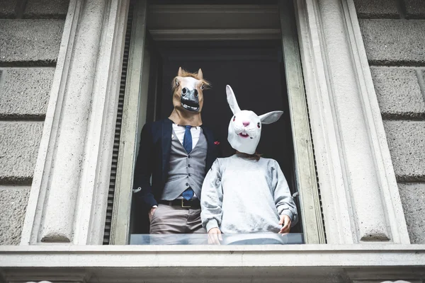 Cavallo uomo con coniglio donna — Foto Stock