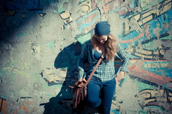 Beautiful young blonde hipster stylish woman — Stock Photo, Image