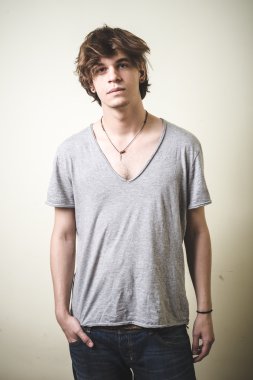 şık genç sarışın hipster adam