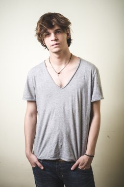 şık genç sarışın hipster adam