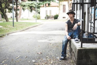 şık genç sarışın hipster adam