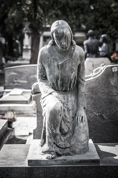 Spaventosa statua del cimitero — Foto Stock