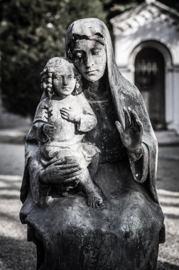 İsa Mesih ve Meryem Ana heykeli