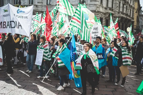 在 2013 年 10 月 31 日的旅游在米兰举行全国罢工 — 图库照片