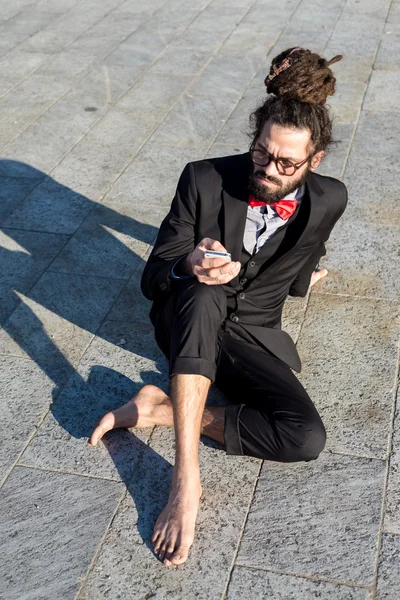 Stijlvolle elegante dreadlocks zakenman — Stockfoto