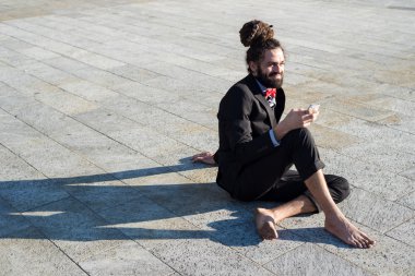 şık zarif dreadlocks işadamı