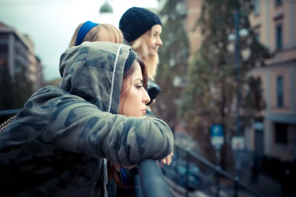 Drie vrienden vrouw — Stockfoto