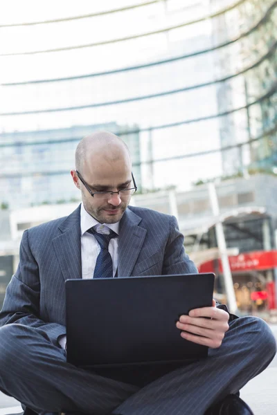 Successful elegant fashionable businessman — Stock Photo, Image