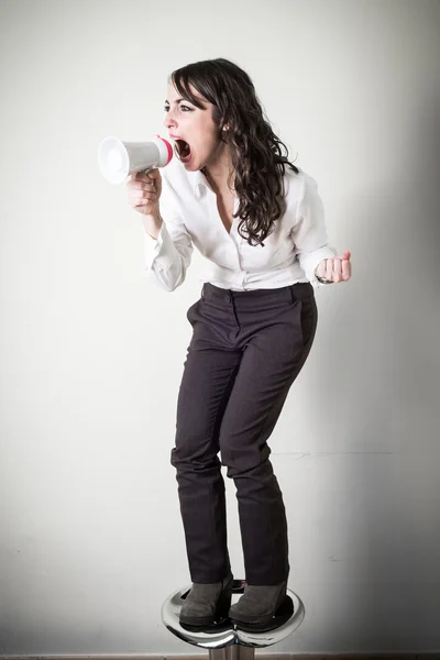 Bela jovem empresária com pouco megafone — Fotografia de Stock