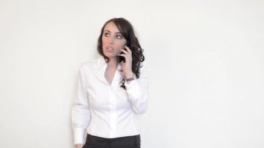 Telefondaki güzel iş kadını.