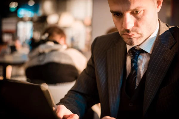 Successful elegant fashionable businessman — Stock Photo, Image