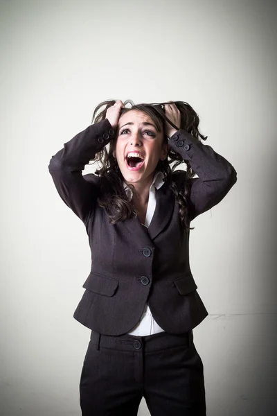 Frustrata bella giovane donna d'affari — Foto Stock