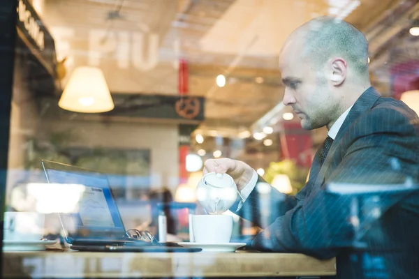 Successful elegant fashionable businessman — Stock Photo, Image