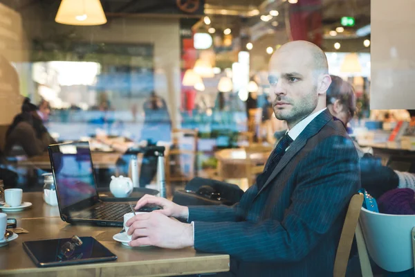 Successful elegant fashionable businessman — Stock Photo, Image