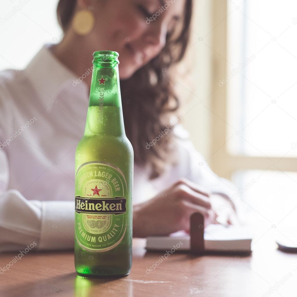 Woman Drinking Heineken Beer Bottle 33 Cl Stock Editorial Photo C Peus Woman Drinking Heineken Beer Bottle 33 Cl Stock Editorial Photo C Peus