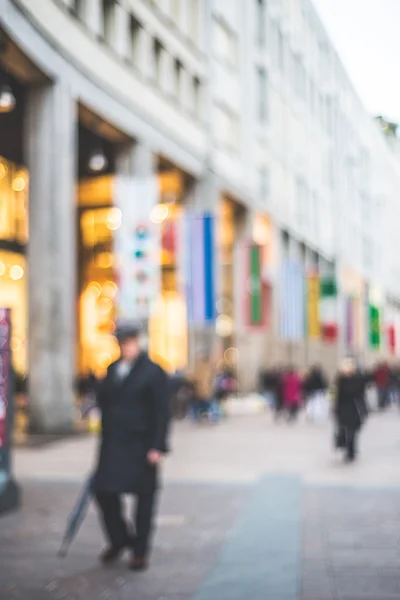 Blurred city and people — Stock Photo, Image