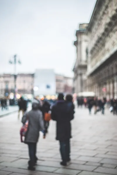 Città offuscata e persone — Foto Stock