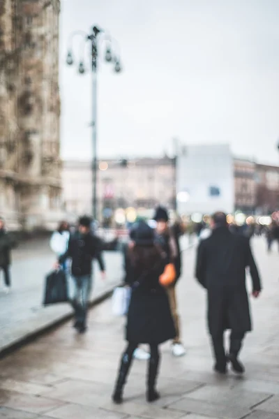 Blurred city and people — Stock Photo, Image