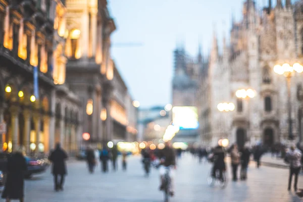 Blurred city and people — Stock Photo, Image