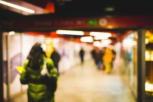 ぼやけた街と人 — ストック写真