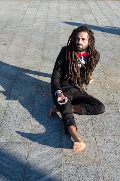 Κομψό και κομψό dreadlocks επιχειρηματίας — Φωτογραφία Αρχείου