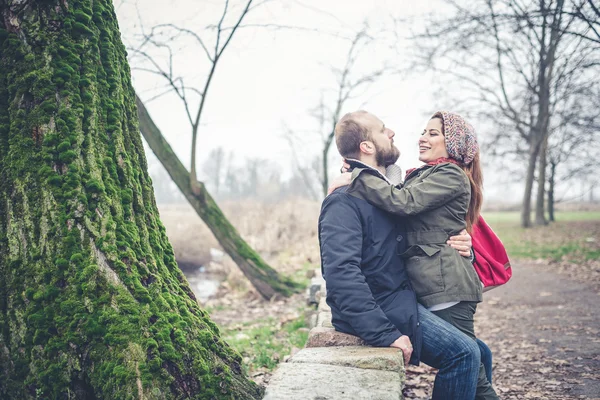 Birbirine aşık çift — Stok fotoğraf